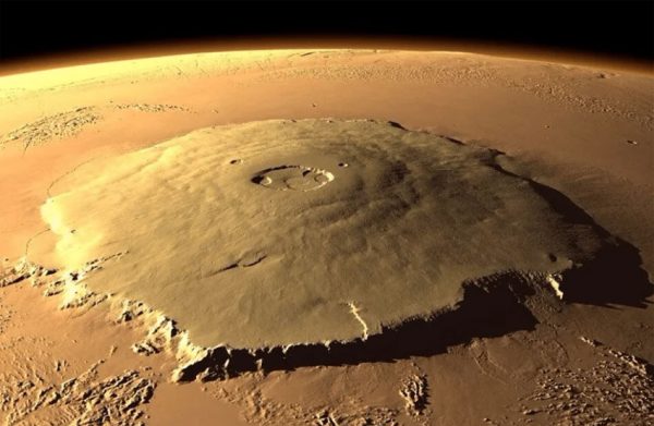 بلندترین کوه منظومه شمسی در مریخ