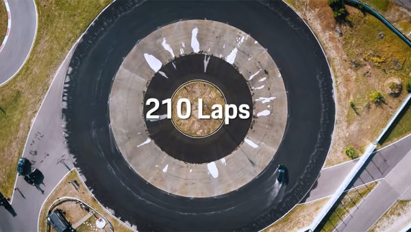 رکورد دریفت 42 کیلومتری با ماشین پورشه تایکان