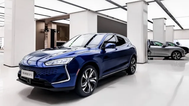 آغاز فروش خودروی SERES SF5 توسط هوآوی