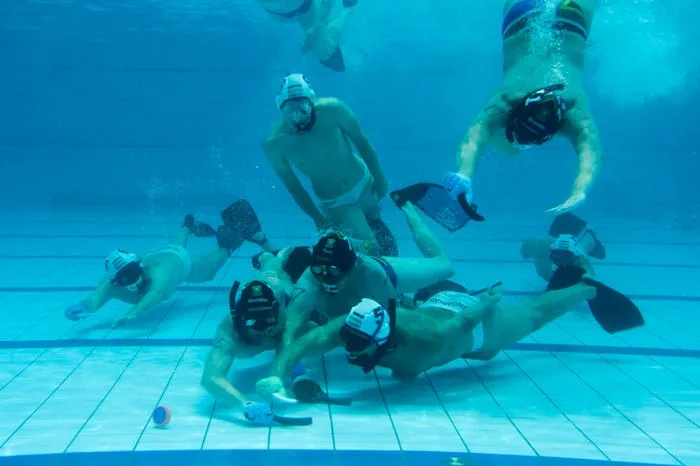 هاکی زیر آب (Underwater hockey)