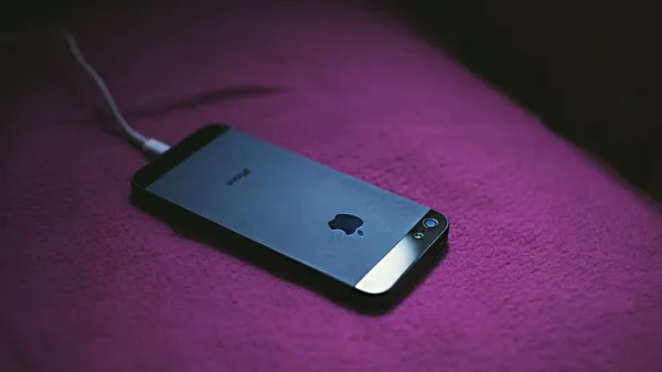 7 راهکار برای افزایش سرعت شارژ آیفون 3