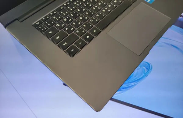 بررسی هواوی MateBook D 15