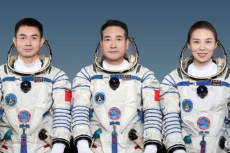 سه فضانورد چینی