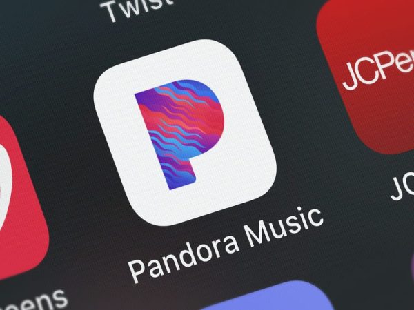 برنامه موزیک رایگان برای آیفون Pandora