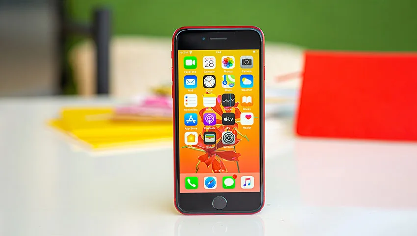 آیفون اس ای (2020)