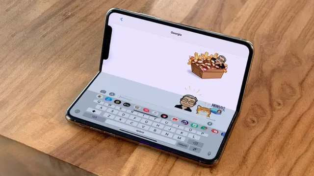آیفون تاشو
