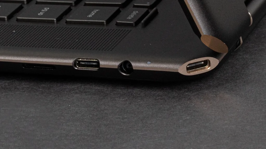 آیا می‌توان از طریق پورت USB-C لپ تاپ را شارژ کرد؟