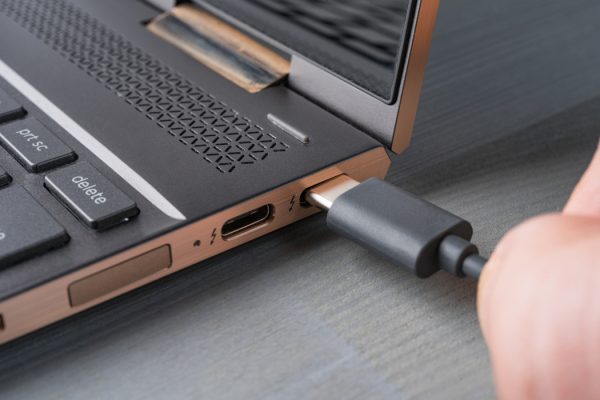 آیا شارژ لپ تاپ‌ها از طریق پورت USB-C سرعت بیشتری دارد؟
