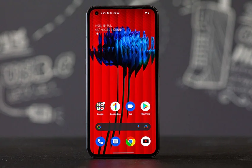 بررسی کوتاه Nothing phone (1)