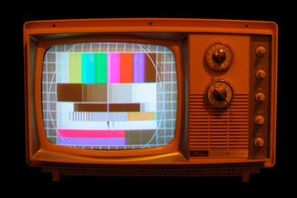 چه کسی تلویزیون رنگی را اختراع کرد