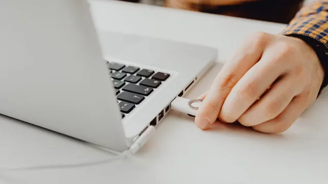 جدا کردن ایمن درایو USB