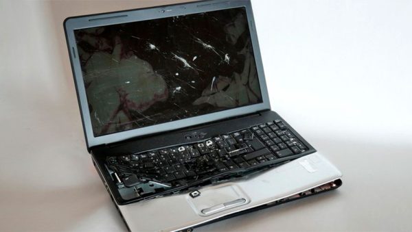 آسیب فیزیکی لپ تاپ