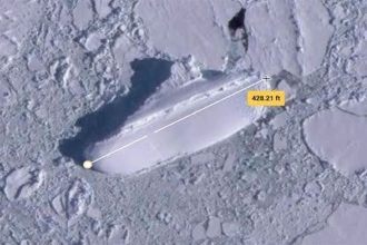 کشتی یخی