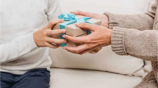 13 ایده کادو ولنتاین برای پسر (خاص و کاربردی)