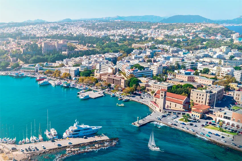 تندیس غول پیکر رودس