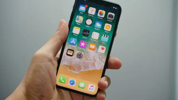 مخفی کردن برنامه ها در آیفون