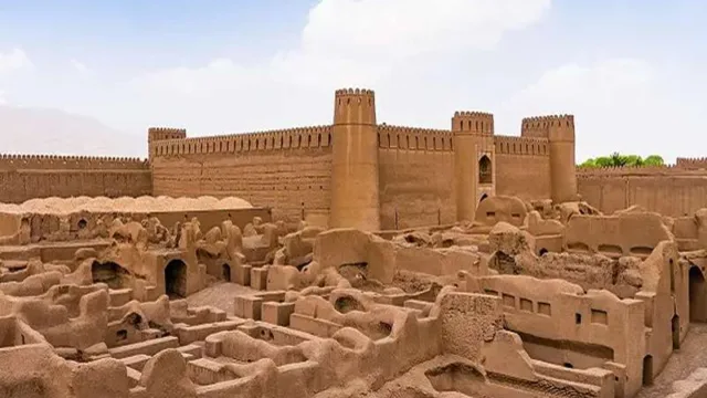 راهنمای گشت و گذار در قلب تاریخی شهر کرمان
