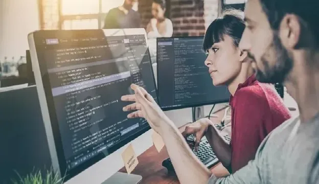 یادگیری زبان برنامه نویسی پایتون برای چه کسانی مناسب است؟