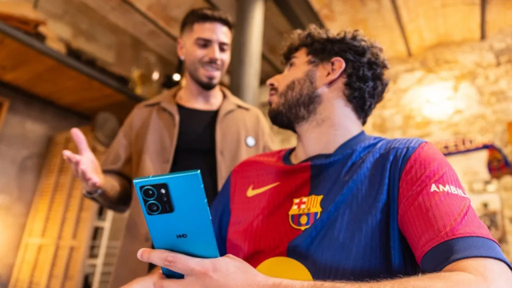 قرارداد HMD با باشگاه بارسلونا