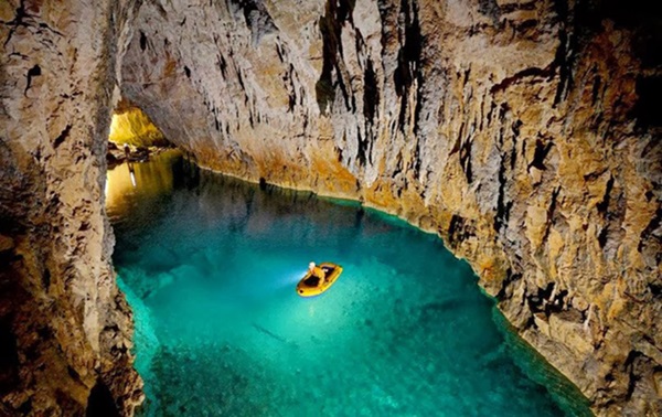 غار کروبرا (Krubera Cave)، گرجستان