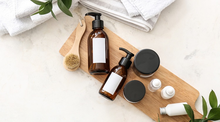 چطور چربی پوست را با روتین ساده و کمترین هزینه کم کنیم؟