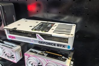 کارت گرافیک با شیار حافظه SSD