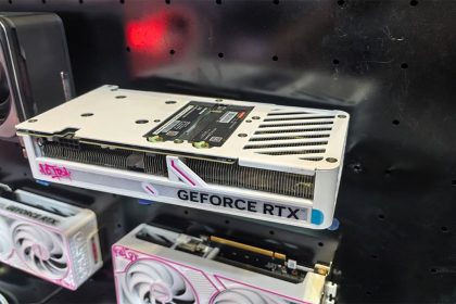 کارت گرافیک با شیار حافظه SSD