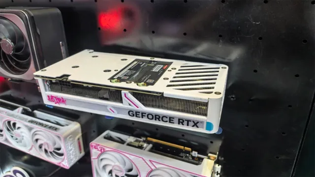 کارت گرافیک با شیار حافظه SSD