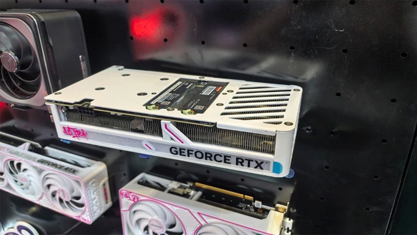 کارت گرافیک با شیار حافظه SSD