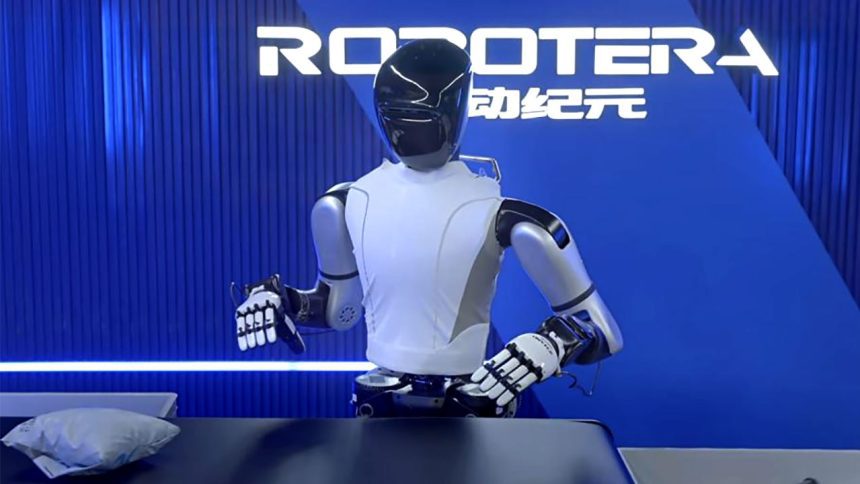 ربات انسان نمای ROBOTERA L7