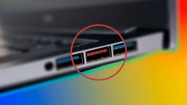 پورت USB قرمز