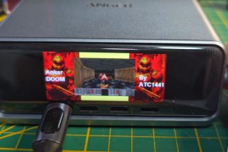 بازی Doom روی شارژر انکر پرایم