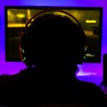تصویر خرید لپ تاپ گیمینگ با نور RGB