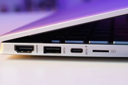 معنای علامت رعد و برق روی پورت USB