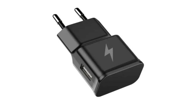 معنای علامت رعد و برق روی پورت USB