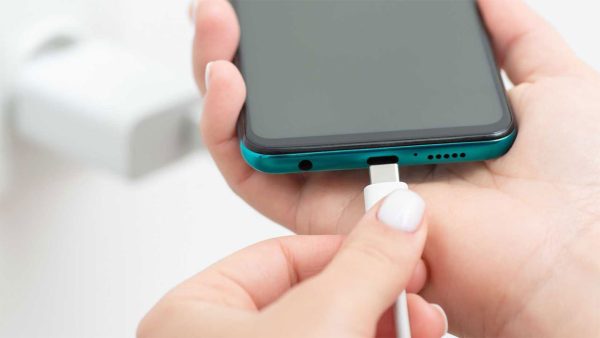 8 وسیله ممنوع پورت USB تلویزیون هوشمند