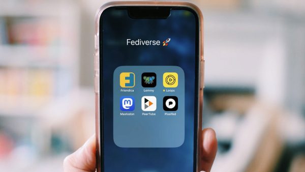 ادامه فعالیت برنامه های حذف شده