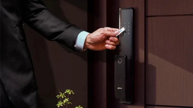 امنیت در دستان شما؛ با قفل هوشمند، آرامش را به خانه بیاورید
