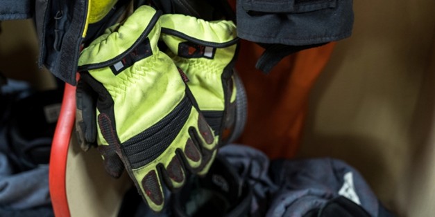 ۵ نکته طلایی قبل از خرید دستکش آتش نشانی دستکش ضد حریق