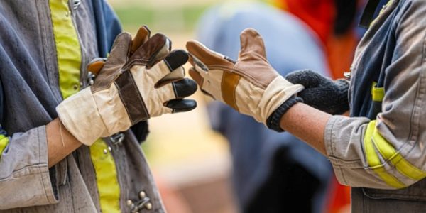 ۵ نکته طلایی قبل از خرید دستکش آتش نشانی دستکش عملیاتی آتش نشانی