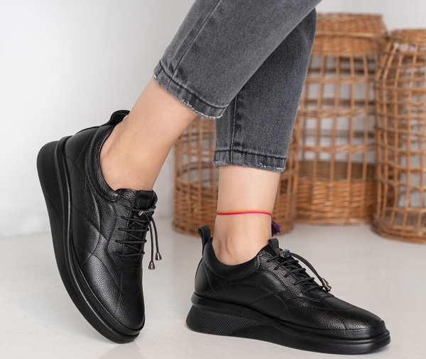 نیم‌بوت زنانه برتونیکس؛ راحتی و شیک‌پوشی در هر قدم