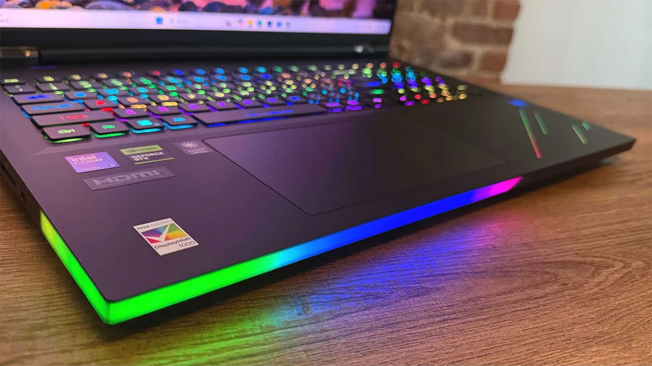 نبرد رنگها و عملکرد؛ چرا نرم افزار RGB در حقیقت یک بلاتور است؟