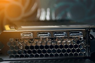 بررسی کامل تفاوت HDMI و DisplayPort؛ کدام پورت برای استفاده شما بهتر است؟ تفاوت HDMI و DisplayPort