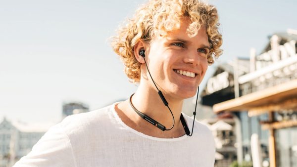 چرا خرید هندزفری دور گردنی از ایرباد بهتر است؟ 6 دلیل قانع کننده خرید هندزفری دور گردنی