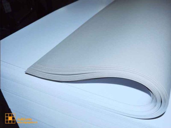 کشف دنیای کاغذ، بیانی از انواع کاغذ پرکاربرد از تحریر تا ایندربرد برای چاپ و بستهبندی کاغذ پشت طوسی چیست و چه کاربردی در گرافیک دارد؟