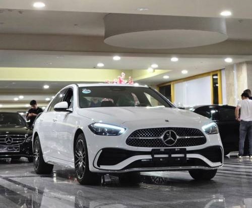 سمفونی آلمانی بر روی آسفالت؛ انتخابی برای ابدیت با بی‌ام‌و و بنز C200 از آرکان خودرو