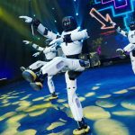 اولین اجرای زنده ربات‌های انسان‌نمای AGIBOT