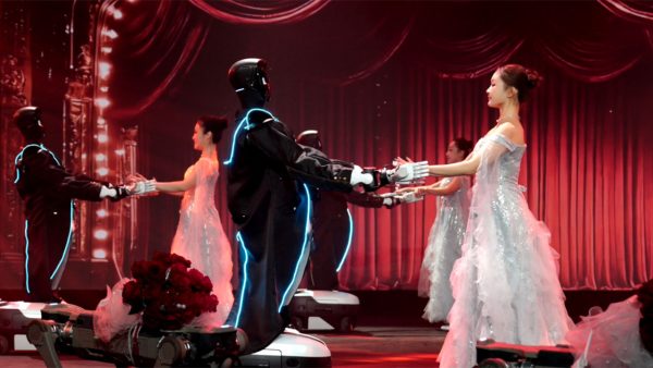 اولین اجرای زنده ربات‌های انسان‌نمای AGIBOT