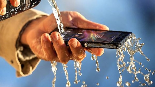 راز ساخت گوشی های ضد آب