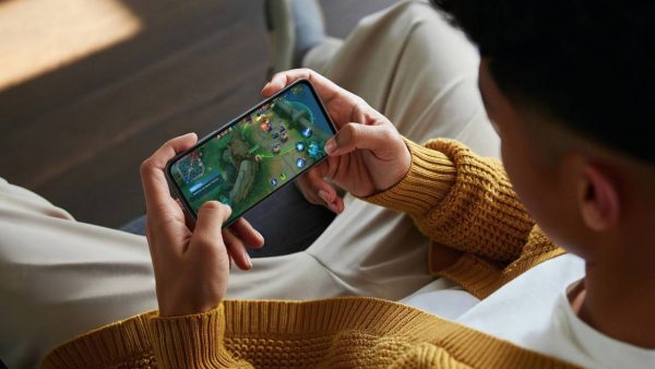 اوپو A6 در دو نسخه فور جی و فایو جی و با باتری بزرگ 7000 میلی آمپری معرفی شد اوپو A6